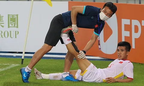Tinh thần chiến binh sao vàng của 2 chàng thủ thành trong trận thắng BK của U23 Việt Nam