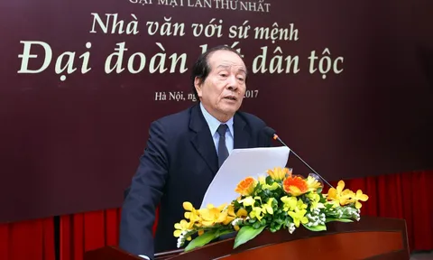 Đi buôn với nhà thơ Hữu Thỉnh