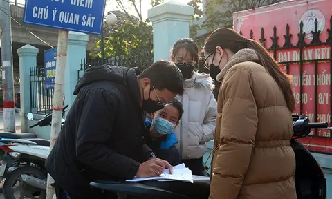 Người dân vẫn kêu khó về thủ tục khai báo F0, hưởng chế độ ốm đau BHXH