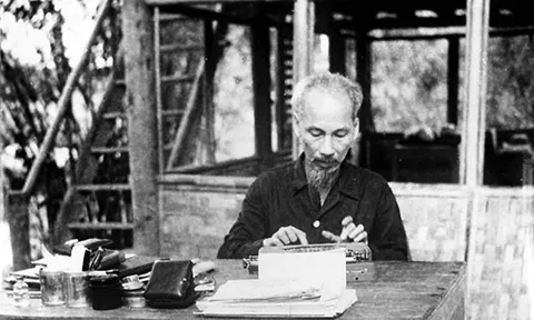 Chủ tịch Hồ Chí Minh: Tấm gương tự học mẫu mực