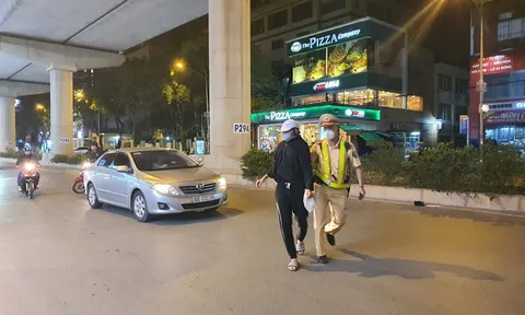 Hà Nội: Cảnh sát 141 phát hiện loạt nam, nữ ra đường mang dao, kiếm "phòng thân"
