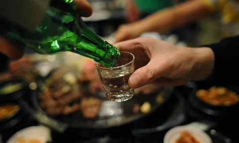 Hà Nội: Tạm giữ hình sự đối tượng tấn công công an trong lúc say rượu