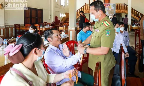 Tục lệ buộc chỉ tay - nét văn hóa độc đáo của người Lào
