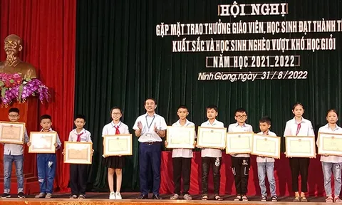 Gặp mặt, trao thưởng Khuyến học huyện Ninh Giang tỉnh Hải Dương
