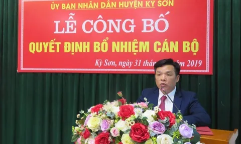 Trưởng phòng GD & ĐT ở Nghệ An xin xuống làm "Hiệu phó" vì lí do sức khỏe