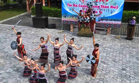Độc đáo Lễ hội Tậc ka coong của đồng bào Cơ-tu ở Thừa Thiên-Huế