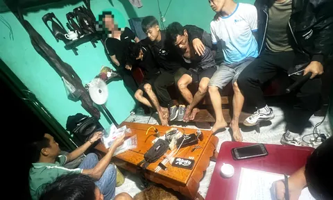 Bắt quả tang 4 đối tượng tàng trữ, mua bán trái phép chất ma túy