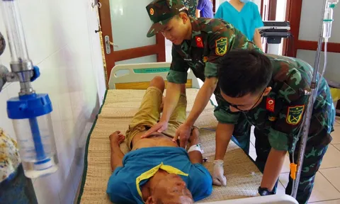Huyện đảo Trường Sa cấp cứu 1 ngư dân tỉnh Bình Định