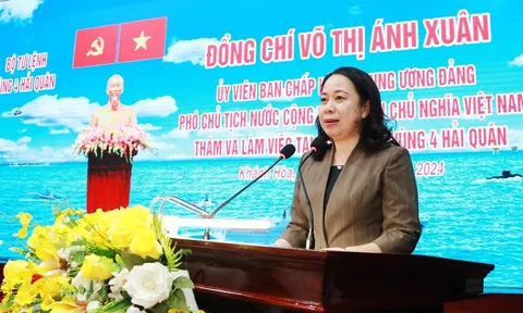 Phó Chủ tịch nước Võ Thị Ánh Xuân thăm chiến sĩ Hải quân tại Căn cứ Quân sự Cam Ranh và quân, dân huyện đảo Trường Sa