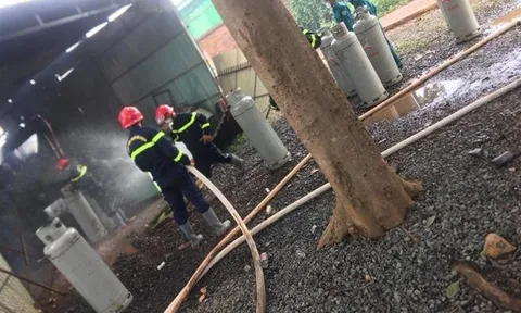 Cháy cơ sở sang chiết gas, 2 vợ chồng bị bỏng nặng