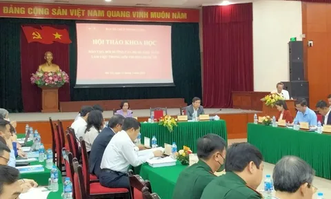 Đào tạo, bồi dưỡng cán bộ đủ khả năng làm việc trong môi trường quốc tế