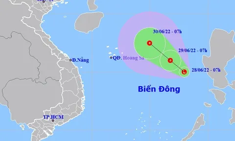 Vùng áp thấp vào Biển Đông, miền Bắc mưa dông