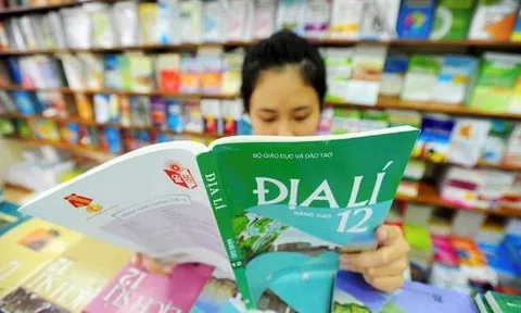 Sách giáo khoa và câu chuyện chưa có hồi kết
