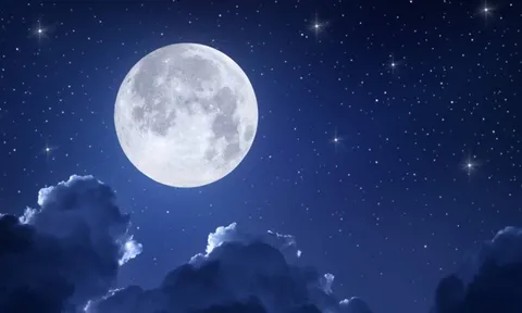 Mặt Trăng đang rời xa Trái Đất