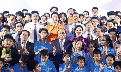 Chủ tịch nước mong muốn học sinh trường Hy Vọng vượt qua mất mát để vươn lên