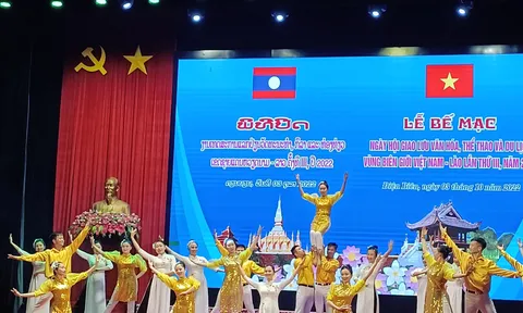 Bế mạc Ngày hội giao lưu Việt - Lào lần 3 tại Điện Biên