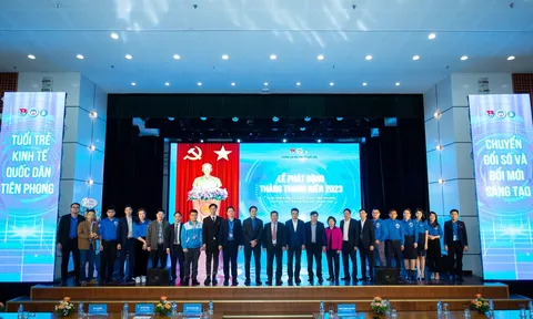 Top 10 sinh viên tiêu biểu vừa được Đại học Kinh tế Quốc dân vinh danh