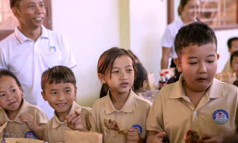 Hơn 300 triệu đồng hỗ trợ học sinh khó khăn ở Hà Quảng, Cao Bằng