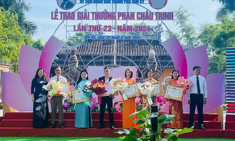 Tam Kỳ trao giải thưởng Phan Châu Trinh năm 2024 cho 143 cá nhân