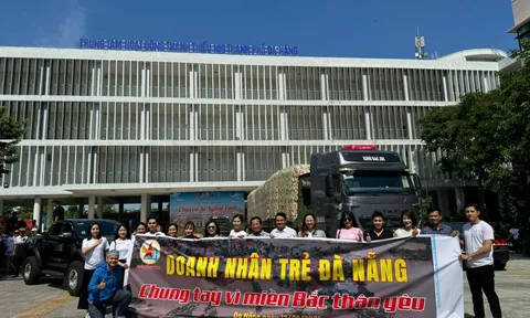 Đà Nẵng: Chuyến xe nghĩa tình cùng hướng về đồng bào lũ lụt miền Bắc