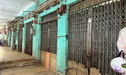 Tăng cường kiểm tra hàng giả, nhiều điểm kinh doanh tạm dừng hoạt động