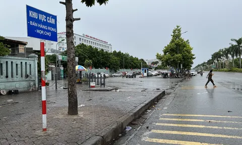 Sau chấn chỉnh, trước cổng BV lớn nhất xứ Nghệ có còn ‘nhếch nhác’?