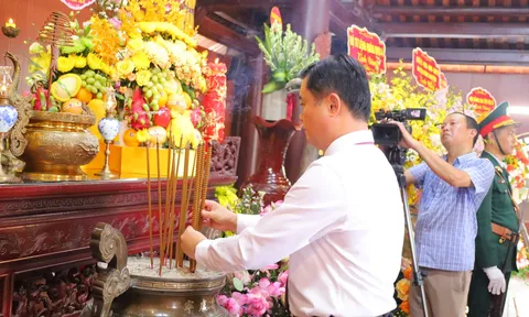 Trang trọng lễ giỗ cố Tổng Bí thư Lê Hồng Phong  