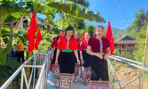 Ngập tràn niềm vui khánh thành cầu vượt lũ khuyến học tại miền tây xứ Nghệ
