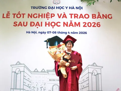 Nữ giảng viên Trường Đại học Y - Dược Huế được vinh danh tân tiến sĩ có thành tích xuất sắc tại Trường Đại học Y Hà Nội