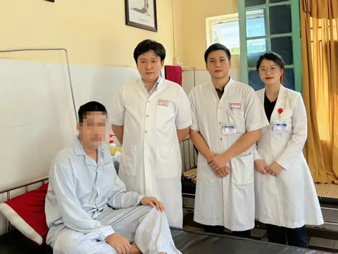 Huế: 3 bàn chải đánh răng nằm trong đường tiêu hóa của nam thanh niên