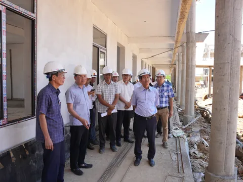 Cương quyết xử lý nhà thầu chậm tiến độ tại dự án trường phổ thông nội trú liên cấp ở A Lưới