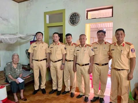 Đội CSGT đường bộ số 1, Phòng CSGT, Công an TP Huế tổ chức chuỗi hoạt động tri ân đầy ý nghĩa