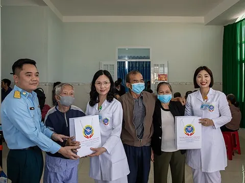 Xuân canh trời – Tết thắm tình quân dân