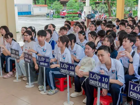 Tỉnh Cà Mau: Triển khai chính sách học bổng mới đối với học sinh các trường trung học phổ thông chuyên trên địa bàn