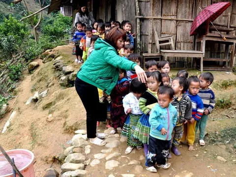 Đề xuất tăng phụ cấp cho giáo viên mầm non, phổ thông và vùng đặc biệt khó khăn