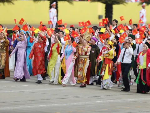 Đa số người lao động đồng tình kéo dài kỳ nghỉ 30/4 – 1/5 bằng hoán đổi ngày làm việc