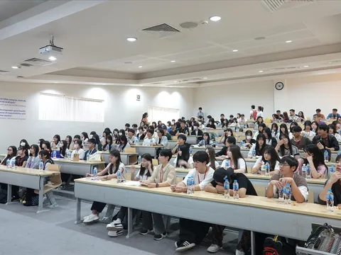 Lần đầu áp dụng chuẩn nghề nghiệp thống nhất cho giảng viên đại học công lập và ngoài công lập