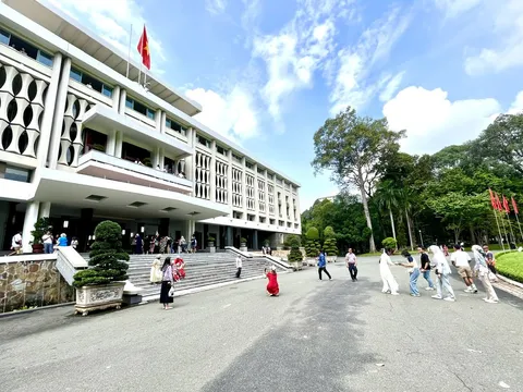 Ngày đầu nghỉ lễ 30/4: Thời tiết thuận lợi, mưa dông xuất hiện về chiều