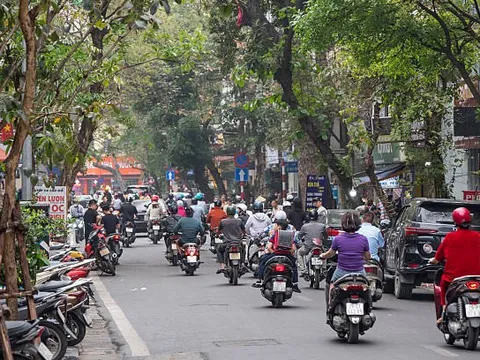 Hà Nội đề xuất hỗ trợ người dân chuyển đổi xe xăng sang xe điện trong vùng phát thải thấp