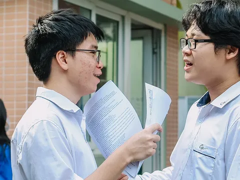 Gần 30 thí sinh cạnh tranh 1 suất vào lớp 10 chuyên Anh Trường Chuyên Sư phạm