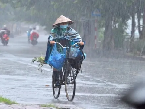 Dự báo thời tiết 17/5: Nhiều khu vực mưa dông, cảnh báo lốc sét và gió giật mạnh Hoặc: