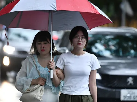 Hà Nội oi nóng nhiều ngày sau đợt mưa lớn