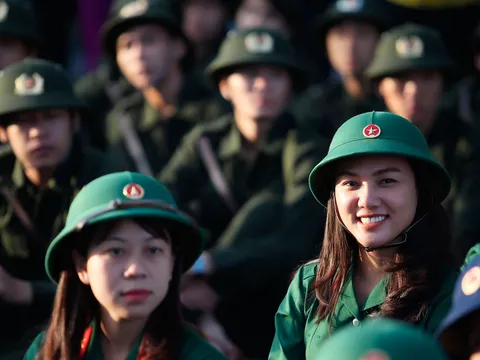 Quân đội mở rộng chính sách thu hút nhân tài, cử nhân xuất sắc có thể mang hàm Thượng úy