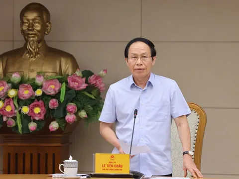Nguy cơ mới trong giáo dục thời AI: Giáo viên ra đề, học sinh nhờ AI làm bài