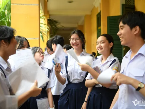 Cuộc đua vào lớp 10 chuyên TP.HCM nóng lên với gần 13.000 thí sinh