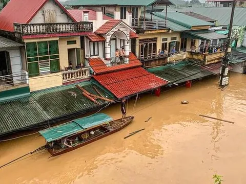 Không khí lạnh gây mưa lớn ở Bắc Bộ, 7 tỉnh được cảnh báo lũ quét và sạt lở