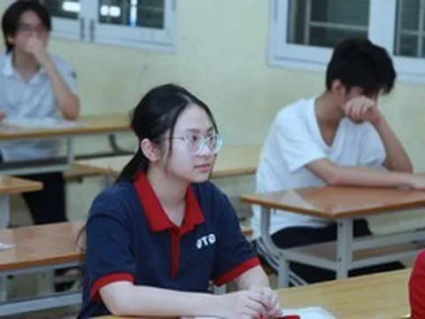 Điểm chuẩn chuyên Hà Nội 2026 biến động lớn, lớp tiếng Hàn tăng hơn 18 điểm