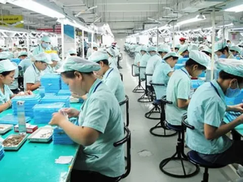 Áp lực chi tiêu gia tăng, công đoàn kiến nghị tăng lương tối thiểu vùng năm 2027