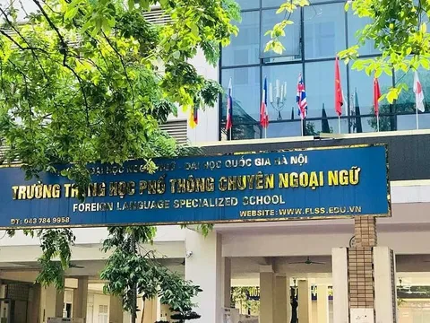 THPT Chuyên Ngoại ngữ hạ điểm chuẩn nhiều lớp chuyên năm 2026