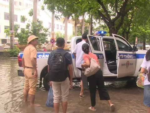 Mưa dông diện rộng từ Bắc vào Nam, người dân cần đề phòng ngập úng và thời tiết cực đoan